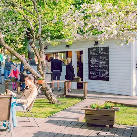Guest house With Free Parking