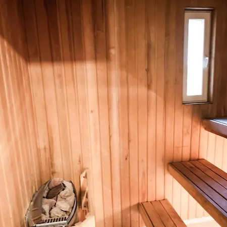 With Free Parking Pensjonat