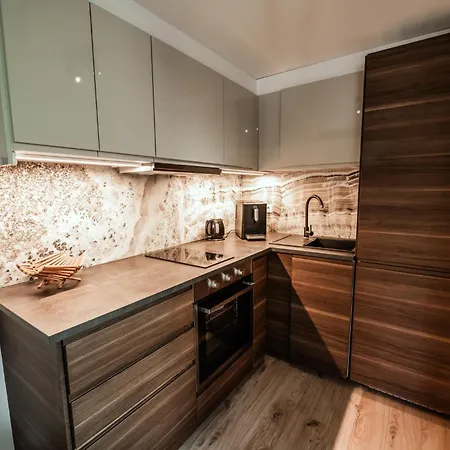 With Free Parking Pensjonat 4*