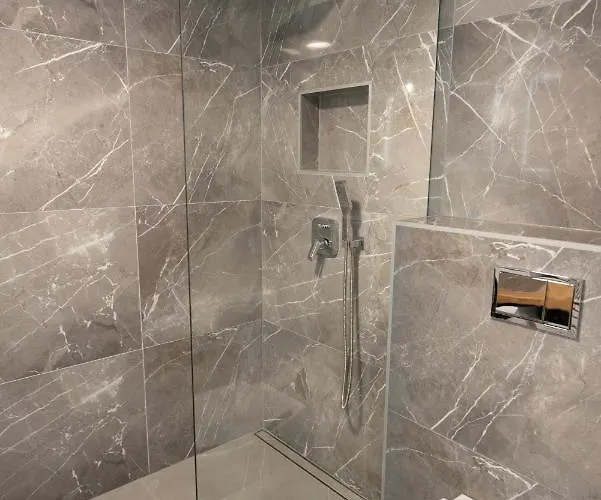 Гостевой дом With Free Parking 4*