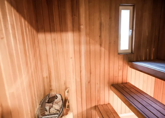 With Free Parking Гостевой дом