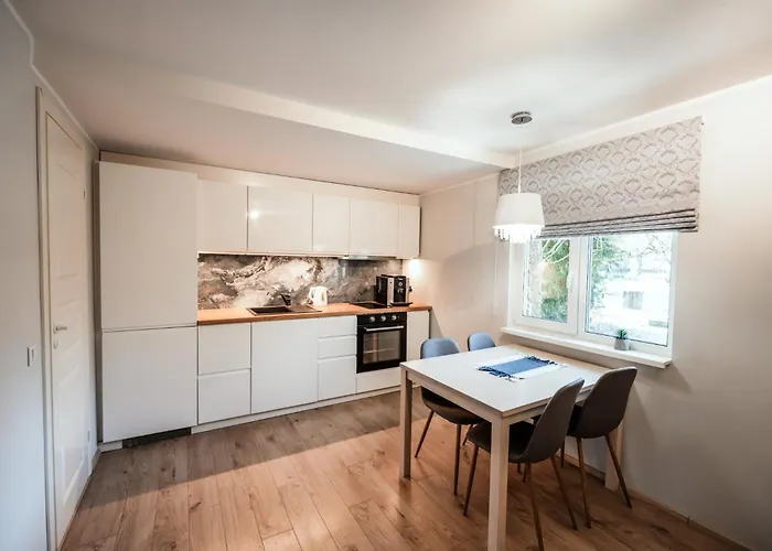 With Free Parking Гостевой дом